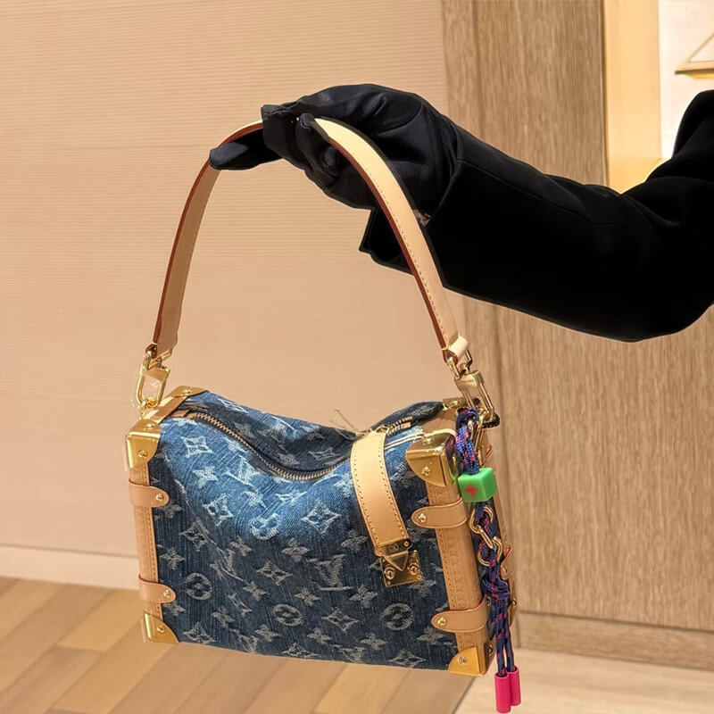 L0vis Vvtt0n Side Trunk MM M27450 Blue Denim