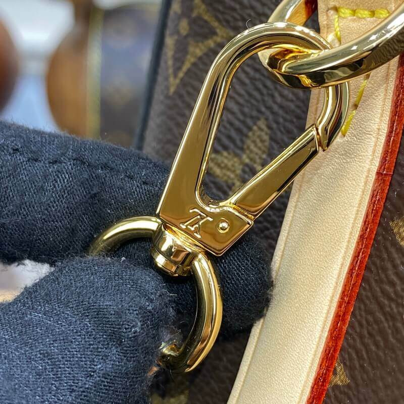 L0vis Vvtt0n Montaigne BB M41055