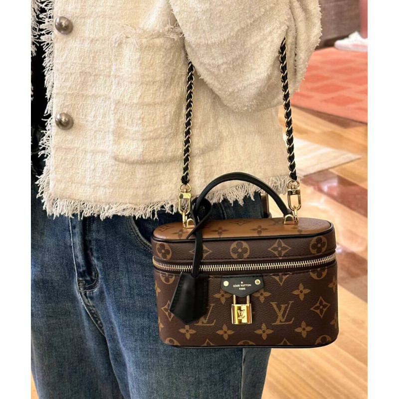 L0vis Vvtt0n Vanity Chain Pouch M47125