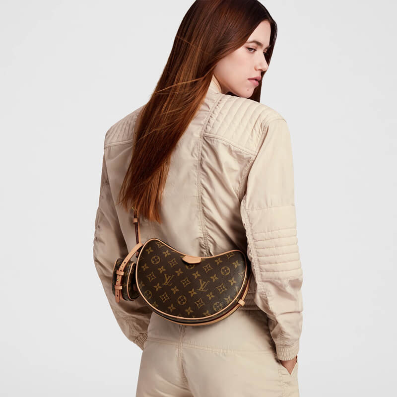 L0vis Vvtt0n Monogram Canvas Croissant MM M46828