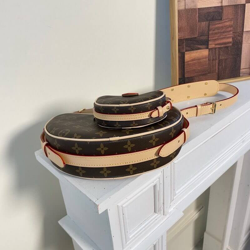 L0vis Vvtt0n Monogram Canvas Croissant MM M46828