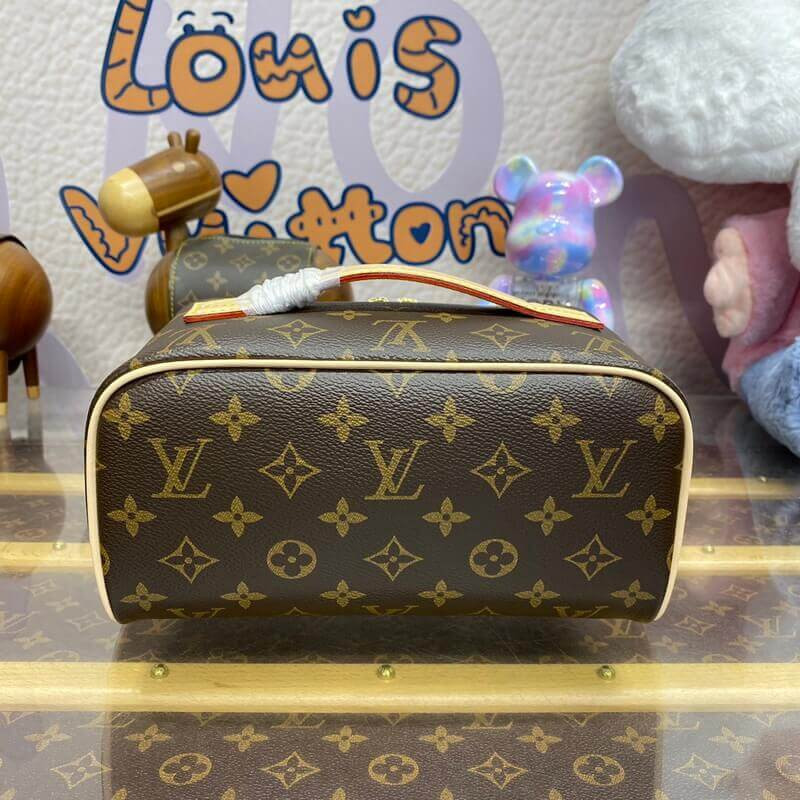 L0vis Vvtt0n Toiletry Bag M11750