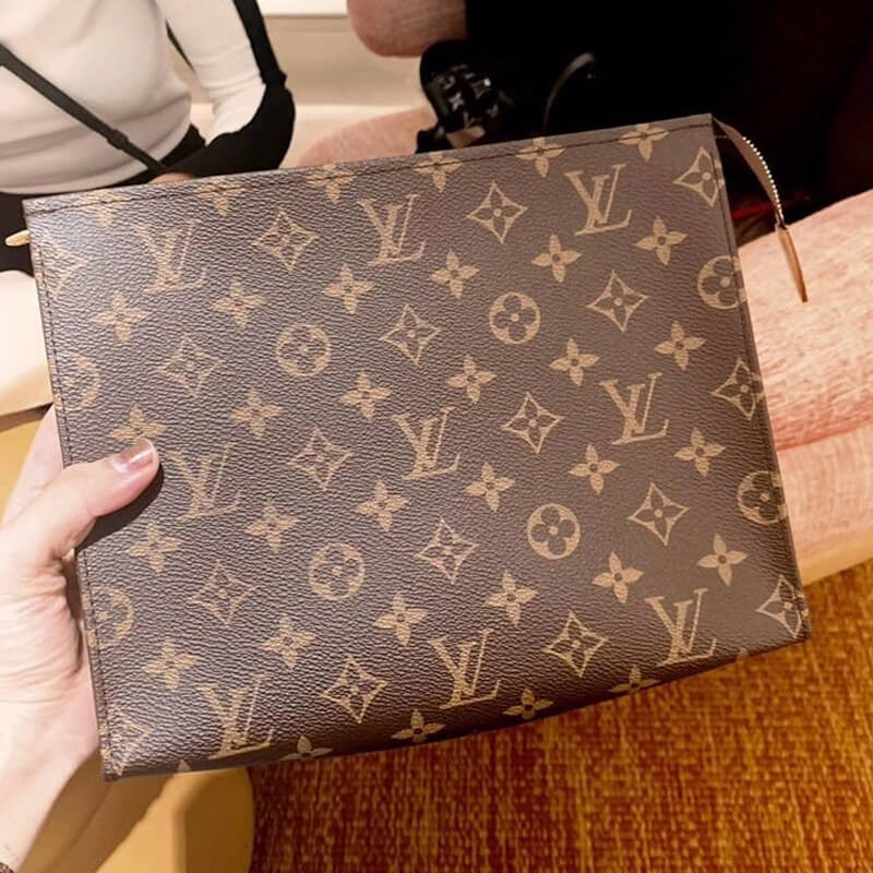 L0vis Vvtt0n Poche Toilette 26 M47542