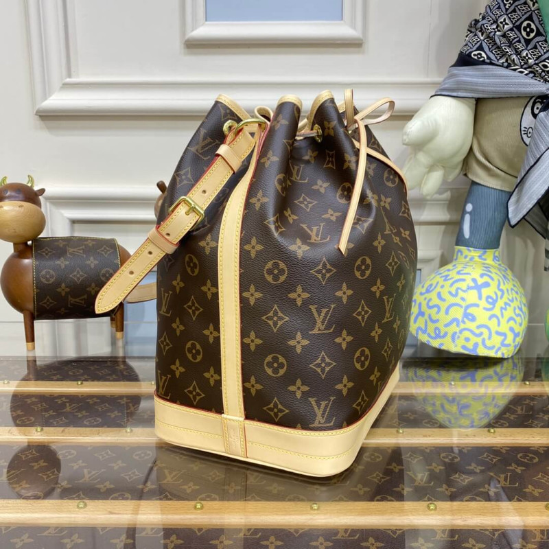 L0vis Vvtt0n Noé M42224