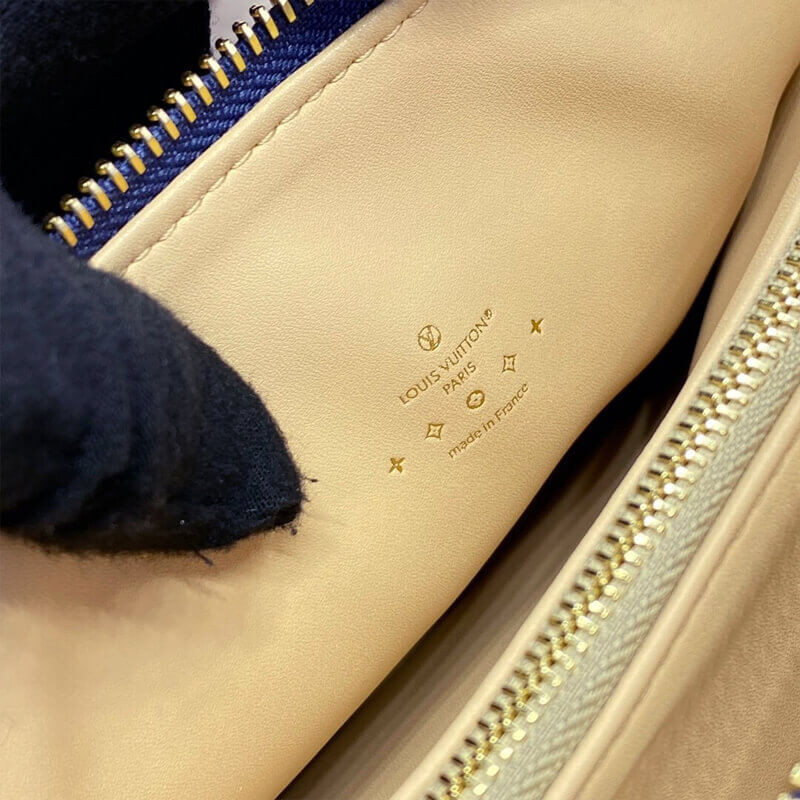 L0vis Vvtt0n Coussin PM M24564