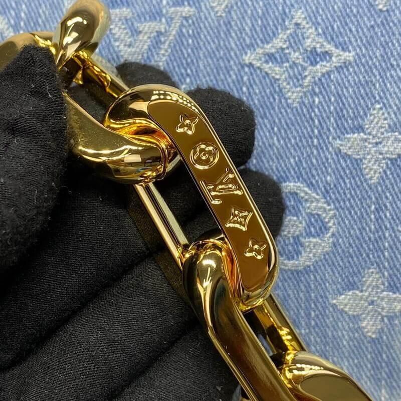 L0vis Vvtt0n Coussin BB M11401