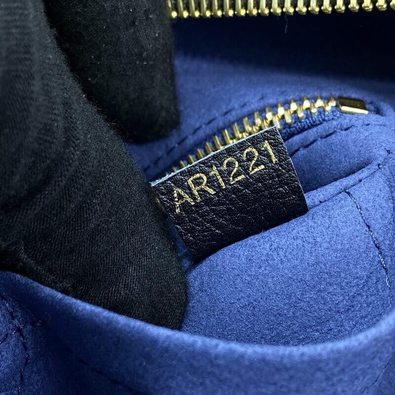 L0vis Vvtt0n M46288 CarryAll PM