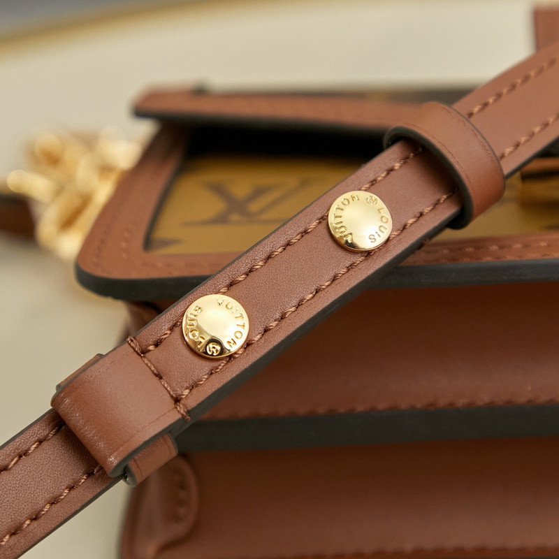 L0vis Vvtt0n M46757 Dauphine East West