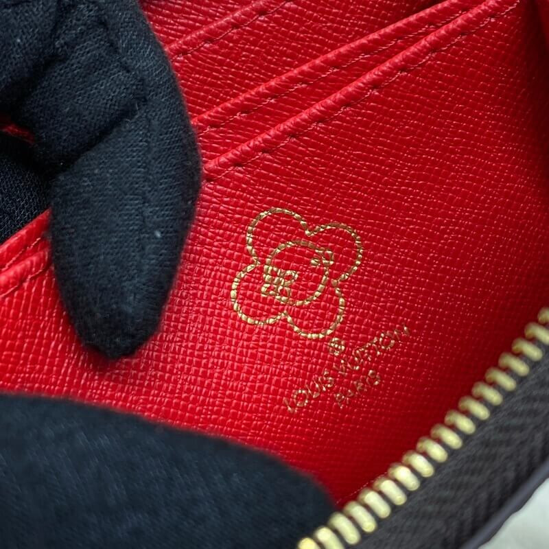 L0vis Vvtt0n Zippy Coin Purse M12210