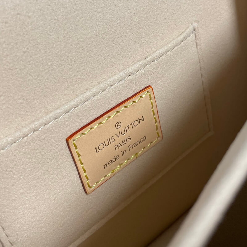 L0vis Vvtt0n Mini Dauphine M24841