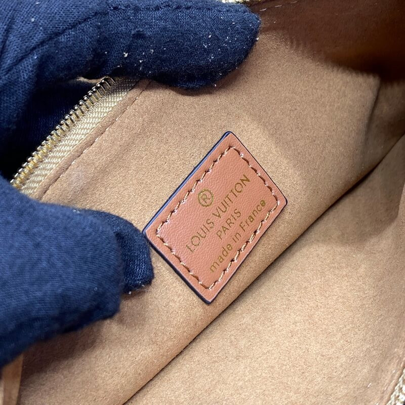 L0vis Vvtt0n CarryAll PM M11843