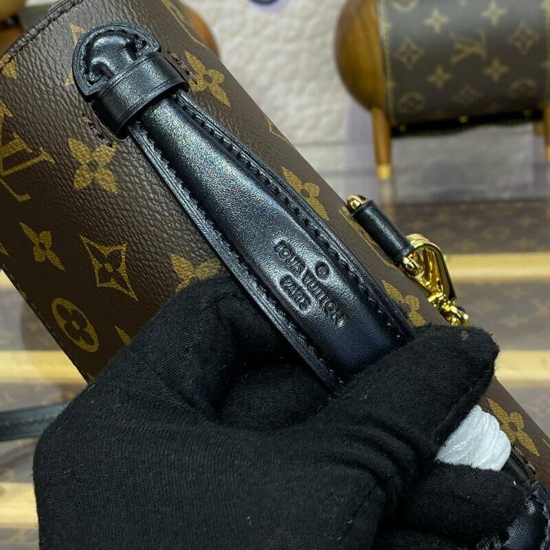 L0vis Vvtt0n Pochette Métis Backpack M11941