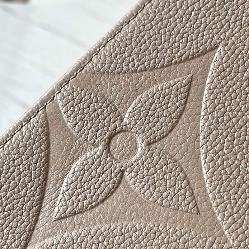 L0vis Vvtt0n OnTheGo MM M45607