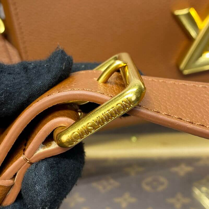 L0vis Vvtt0n Soft Twist M24640