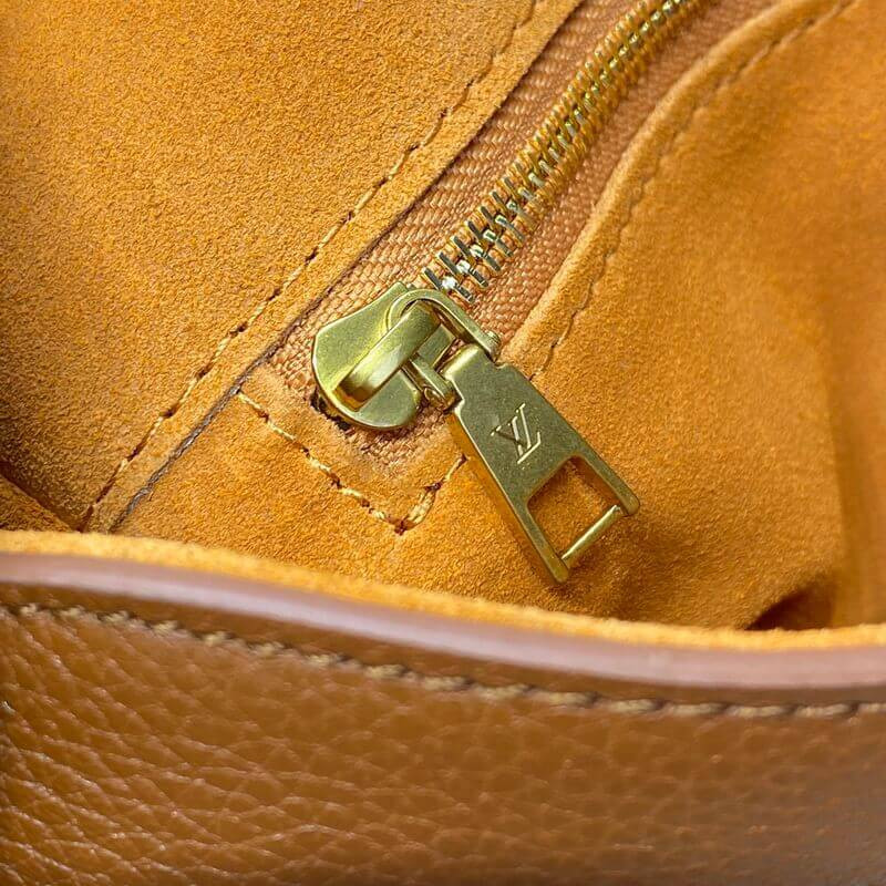 L0vis Vvtt0n Soft Twist M24640