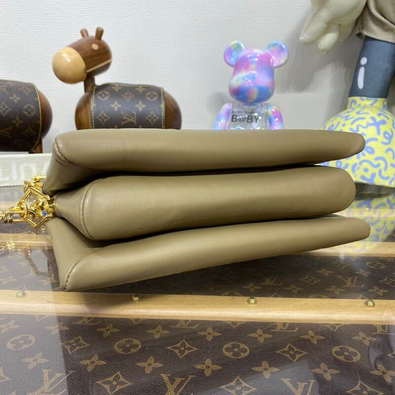 L0vis Vvtt0n Coussin PM M21263