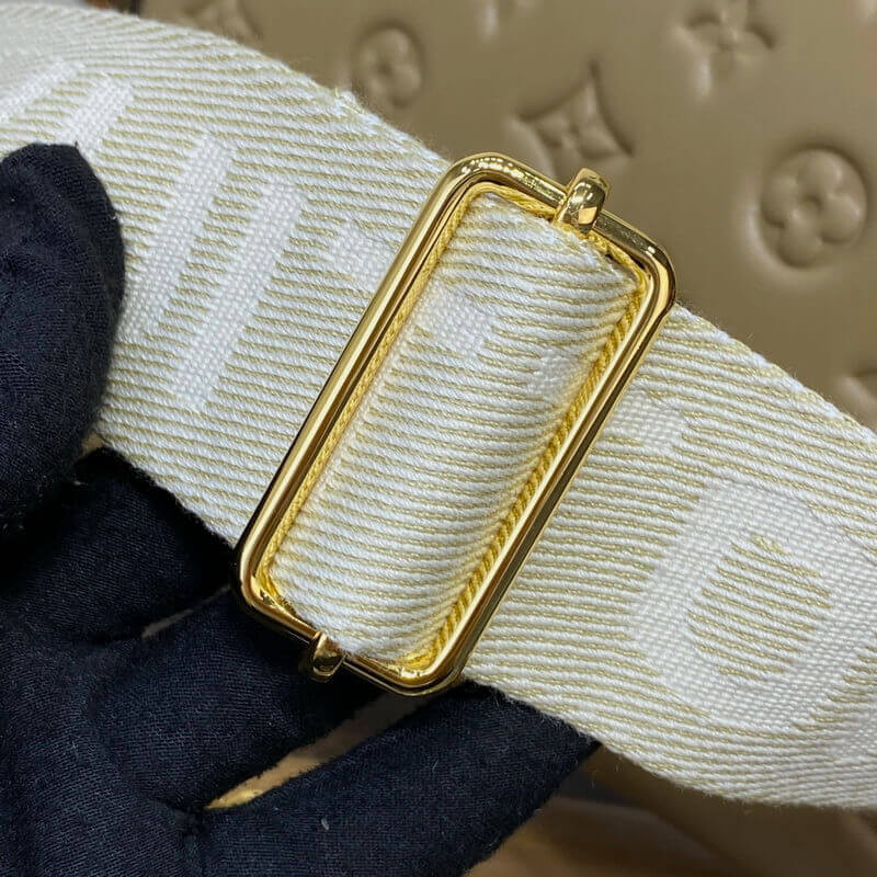 L0vis Vvtt0n Coussin PM M21263