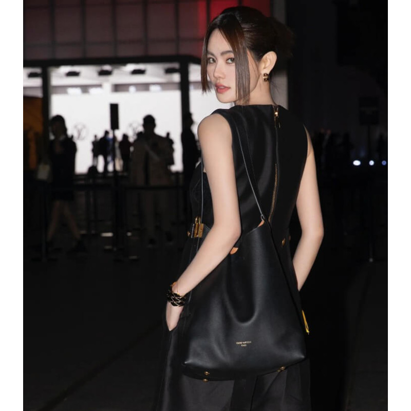 L0vis Vvtt0n Low Key Hobo PM M25352 Black