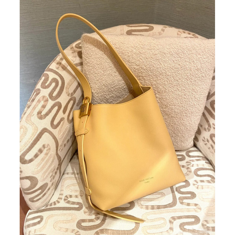 L0vis Vvtt0n Low Key Hobo PM M25353