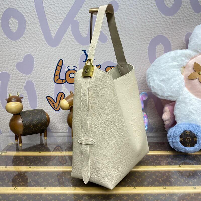 L0vis Vvtt0n Low Key Hobo MM M25022