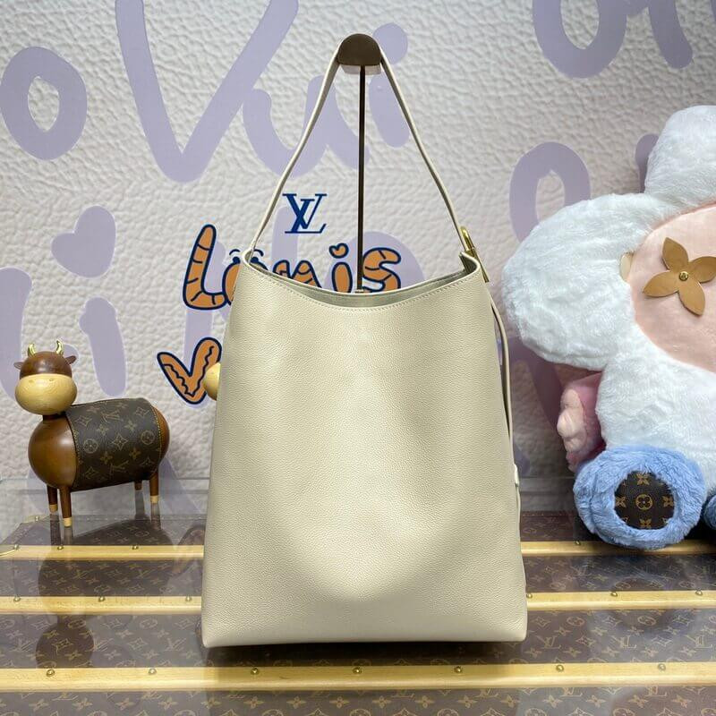 L0vis Vvtt0n Low Key Hobo MM M25022