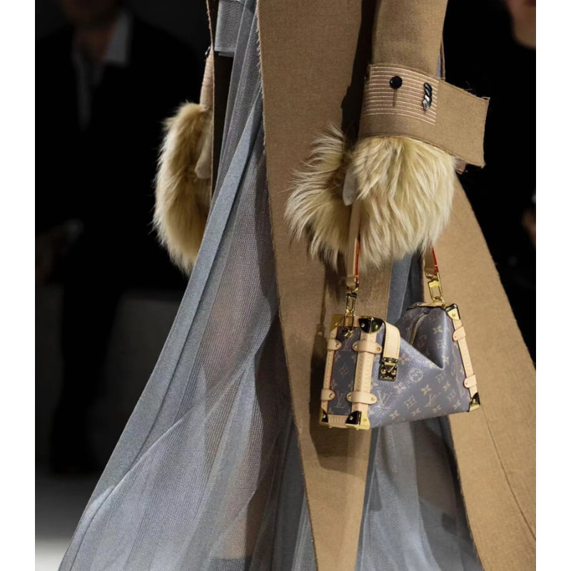 L0vis Vvtt0n Side Trunk MM M12428