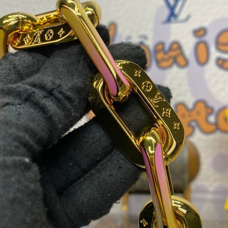 L0vis Vvtt0n Coussin BB M24338