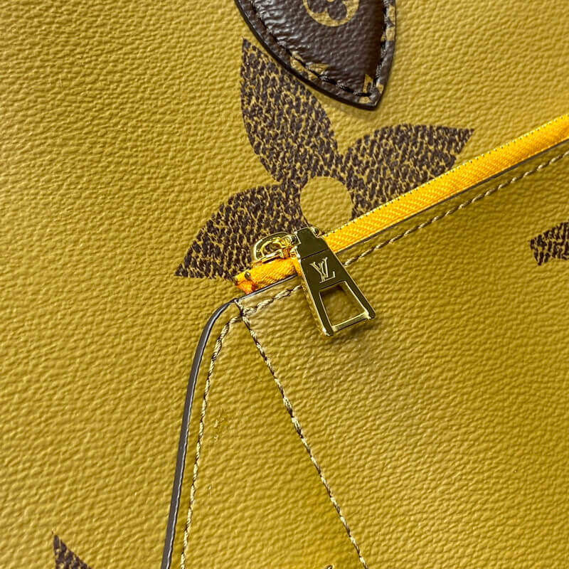 L0vis Vvtt0n OnTheGo Voyage M46823