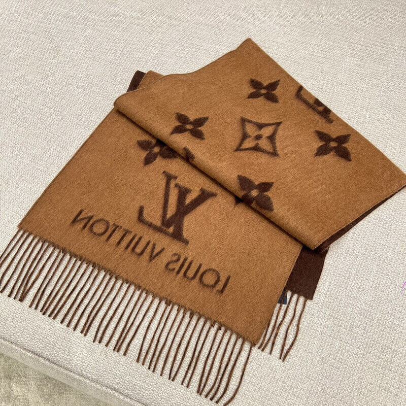 L0vis Vvtt0n Reykjavik Scarf