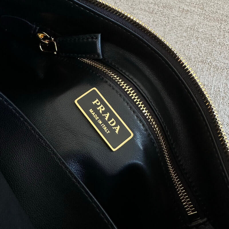 Pra*a Aimée medium leather shoulder bag