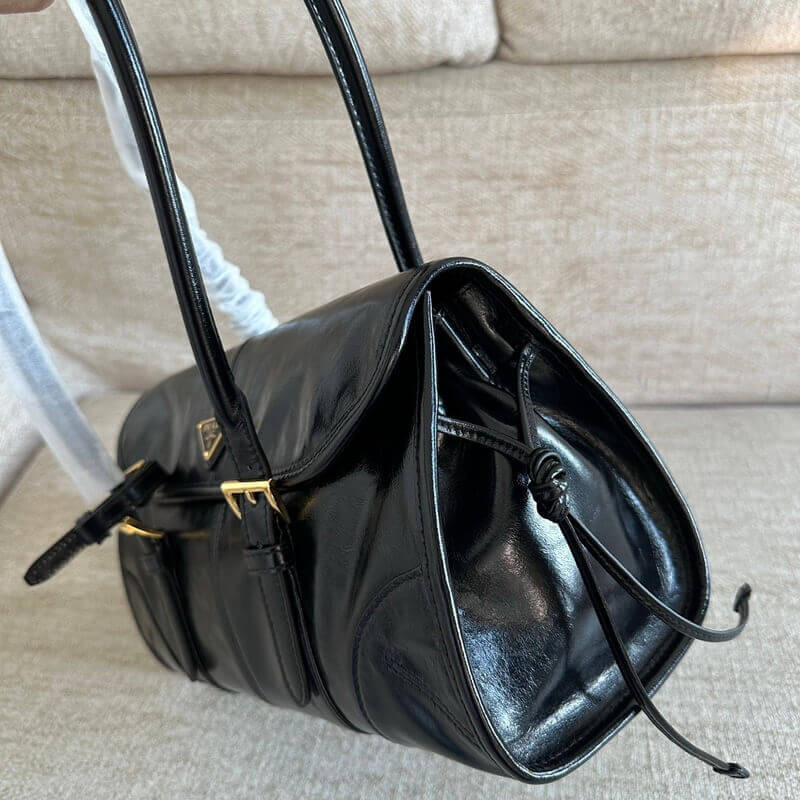 Pra*a Medium leather shoulder bag