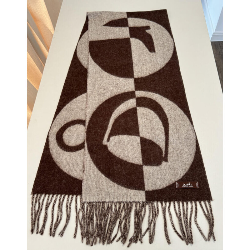 H**me5 Casaque Charms Muffler Chocolat