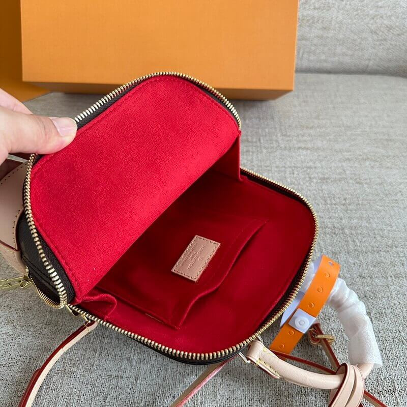 L0vis Vvtt0n Alma Backpack M47132