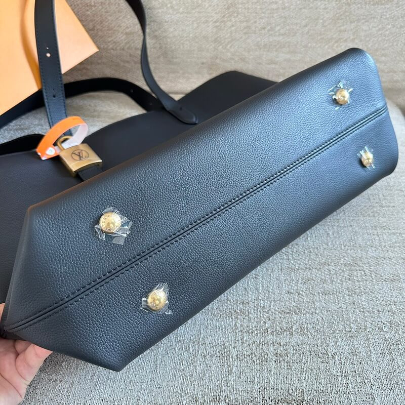 L0vis Vvtt0n Low Key Cabas MM M25341