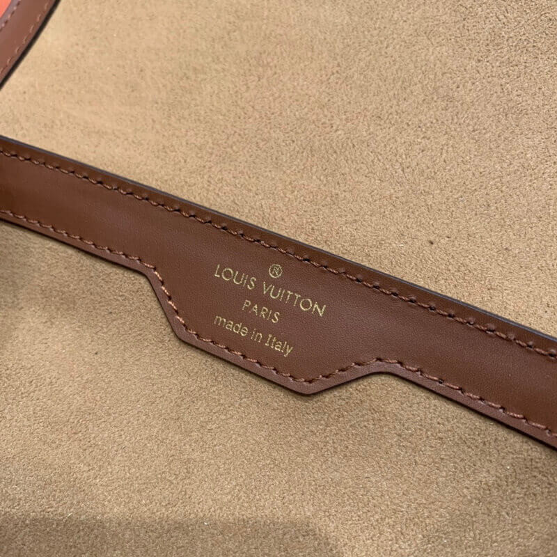 L0vis Vvtt0n Papillon Trunk M57835