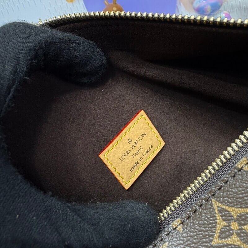 L0vis Vvtt0n Side Trunk GM M14513