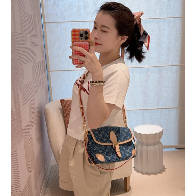 L0vis Vvtt0n Diane Bag M13070 Denim Blue