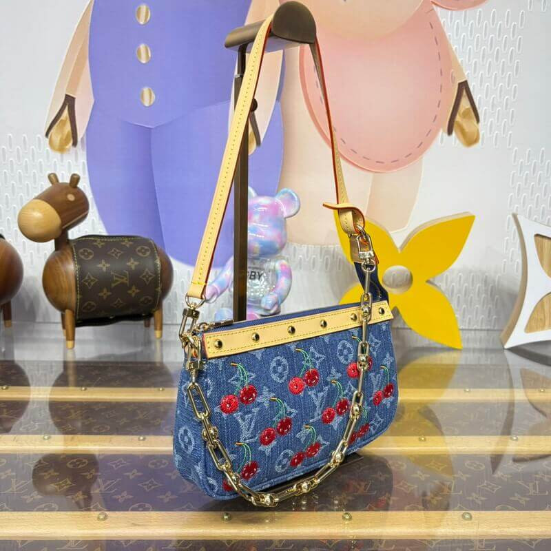 LV x TM Pochette Accessoires M13994