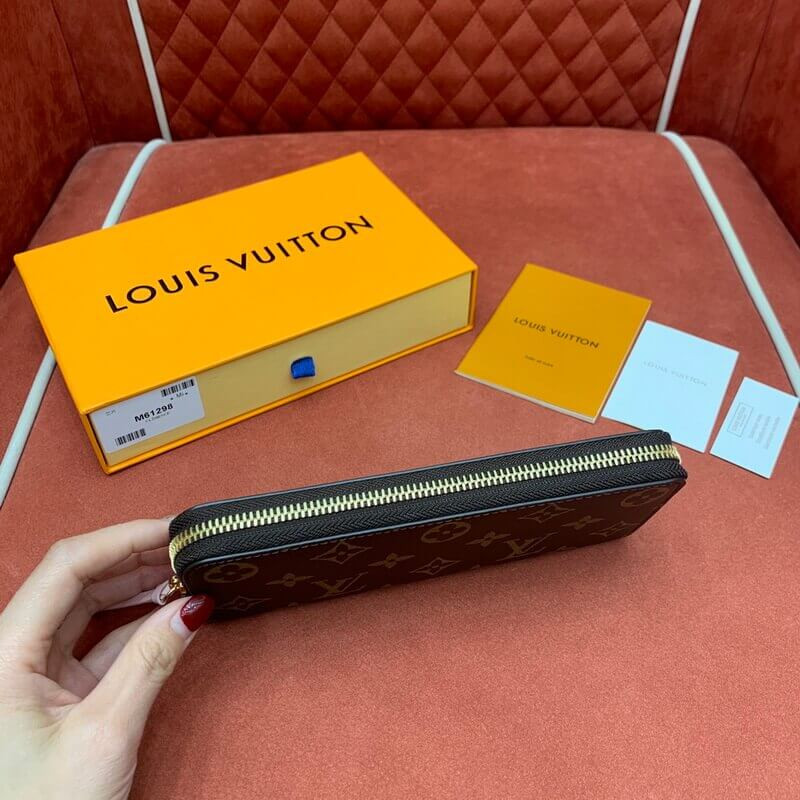 L0vis Vvtt0n Monogram Canvas Clémence Wallet