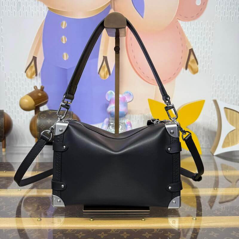 L0vis Vvtt0n Side Trunk MM Embellished Stickers M25568