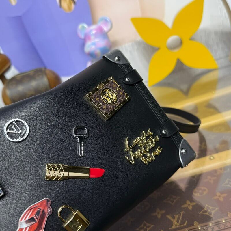 L0vis Vvtt0n Side Trunk MM Embellished Stickers M25568