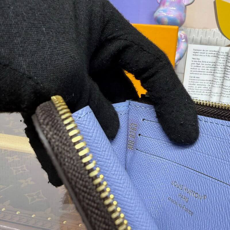 L0vis Vvtt0n Monogram Canvas Noa Compact Wallet M14530