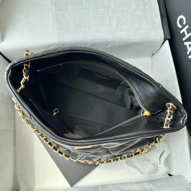 Ch**el Shopping Bag in Shiny Lambskin AS5740