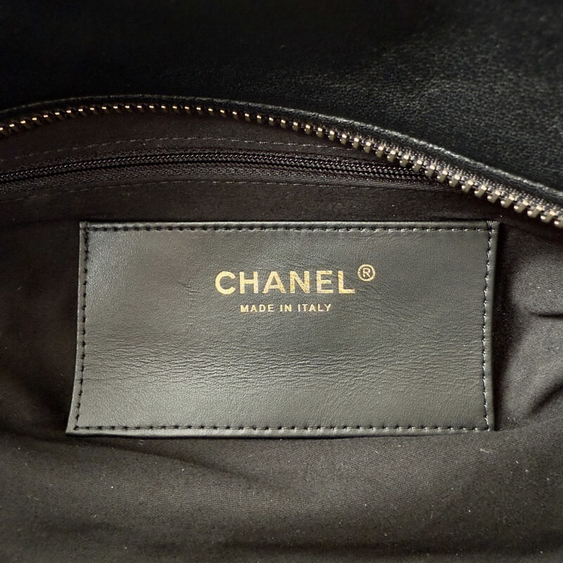 Ch**el Shopping Bag in Shiny Lambskin AS5740
