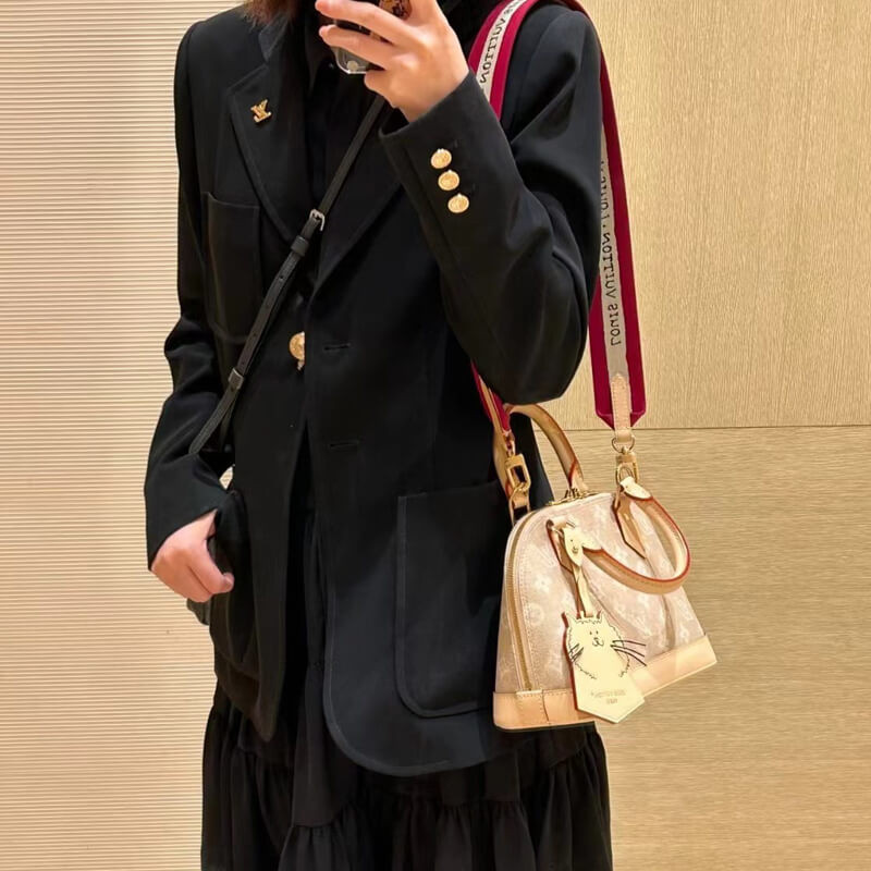 L0vis Vvtt0n Alma BB M25728