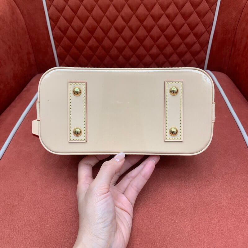 L0vis Vvtt0n Alma BB M25728