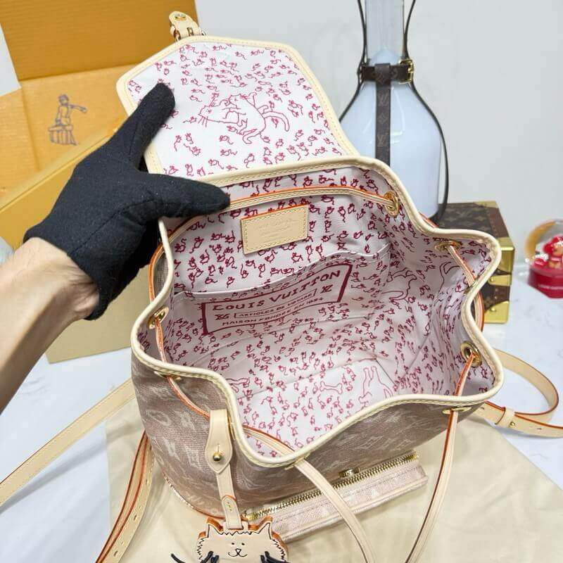 L0vis Vvtt0n Montsouris PM M15135