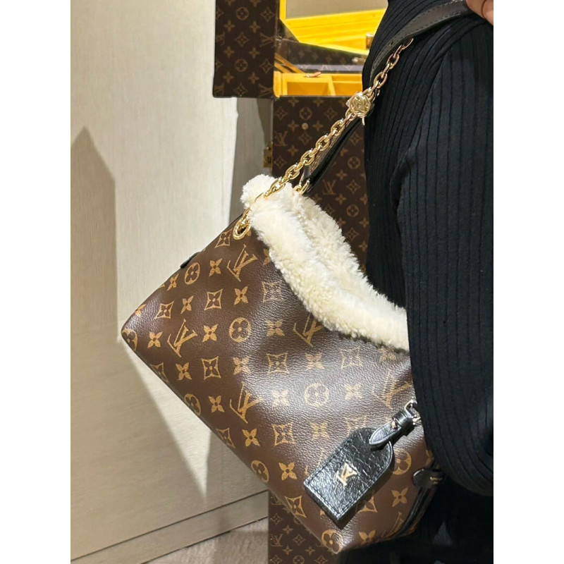 L0vis Vvtt0n Monogram Shearling CarryAll BB M26568