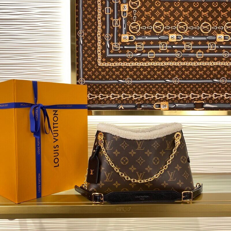 L0vis Vvtt0n Monogram Shearling CarryAll BB M26568