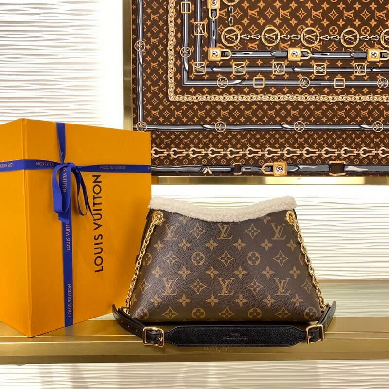 L0vis Vvtt0n Monogram Shearling CarryAll BB M26568